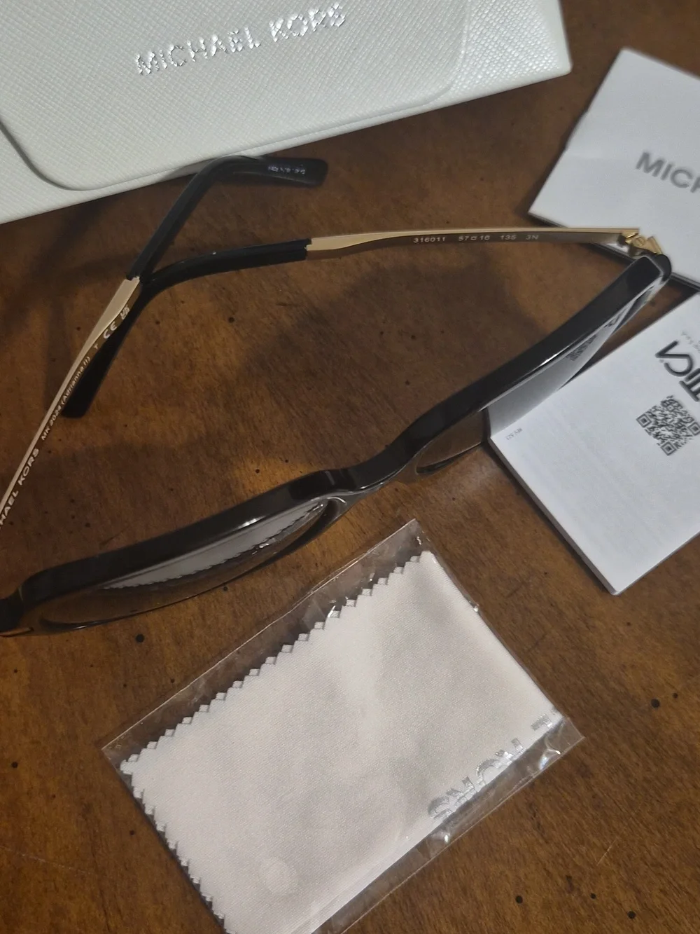 EUC Michael Kors Adrianna Sunglasses - Picture 4 of 8